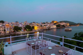 Hotel Hanuman Ghat On Lake Pichola